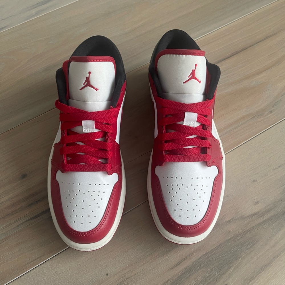 Air jordan 1 low womens shoes New without box.